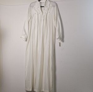 VTG NWT Barbizon "Judy"Satin Floral Embroidered White Nightgown Dead Stock SZ S